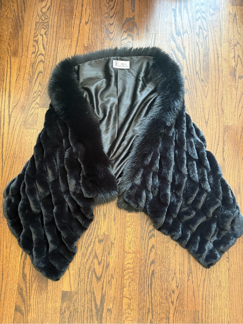 Vest - Picture 3 of 9